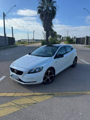 VOLVO V40 2.0 T4 KINETIC GASOLINA 4P AUTOMÁTICO VOLVO V40 2.0 T4 KINETIC GASOLINA 4P AUTOMÁTICO